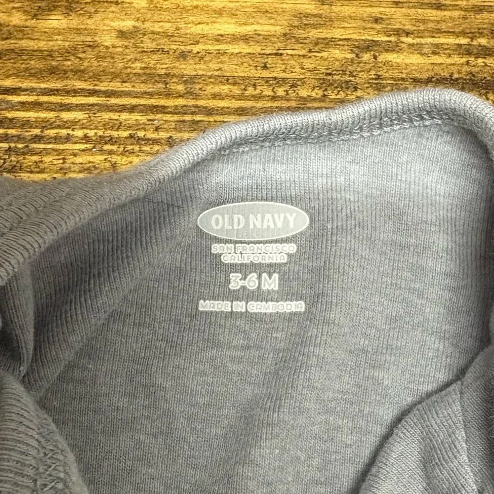 Old Navy Gray Muscle Machine Romper Size‎ 3-6 Months